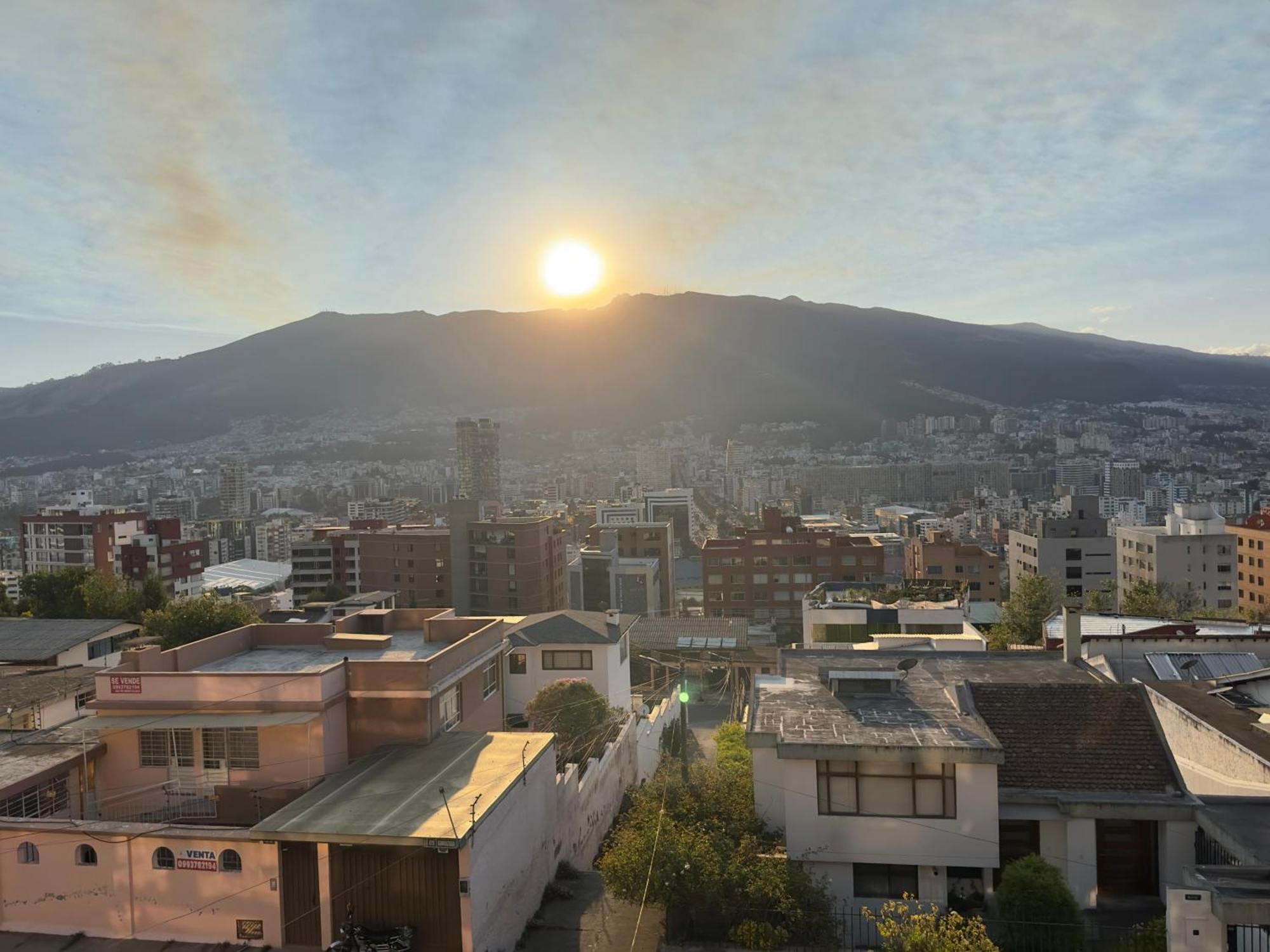 St. Gallen Haus Bed & Breakfast Quito Exterior photo